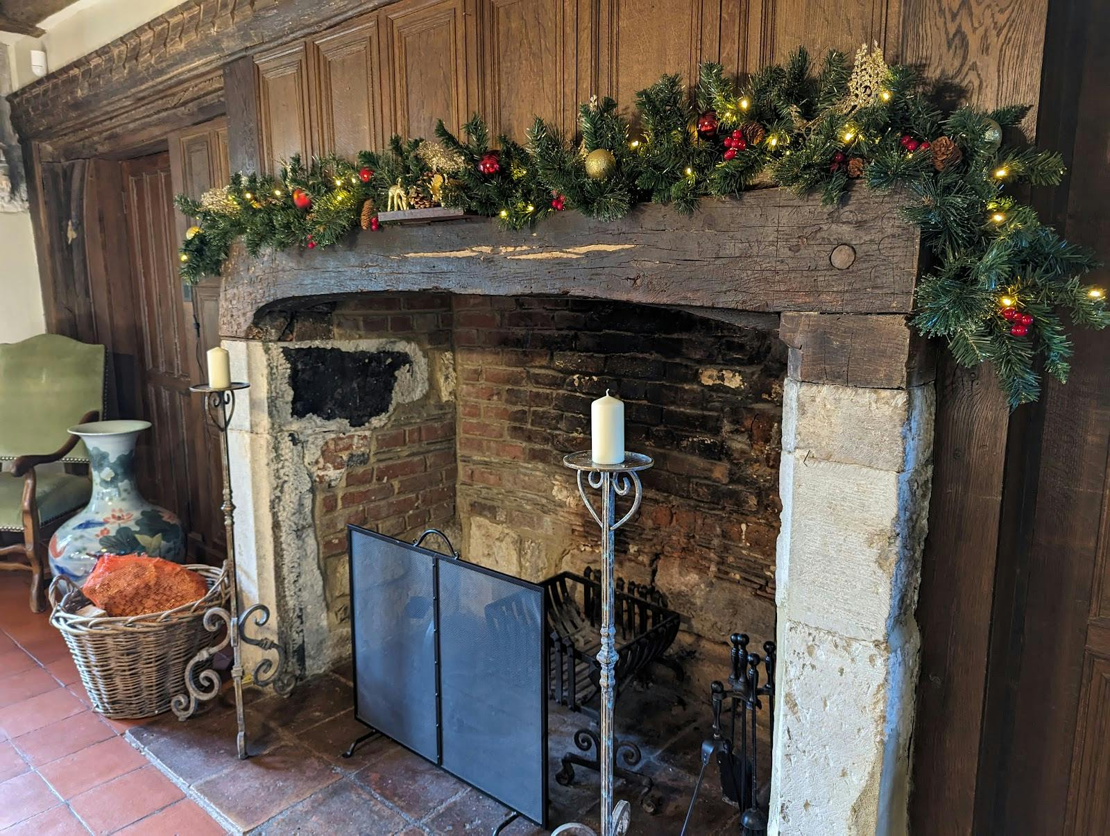 Battel Hall & The Oast - >Ivet Zajac</a>