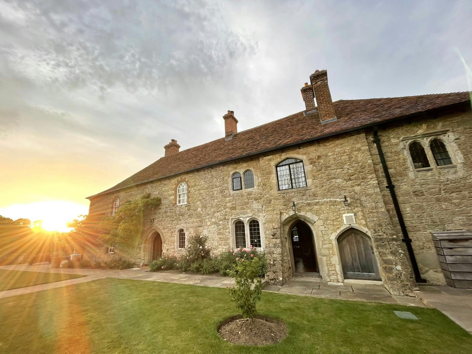 Battel Hall & The Oast - >Maggie S</a>