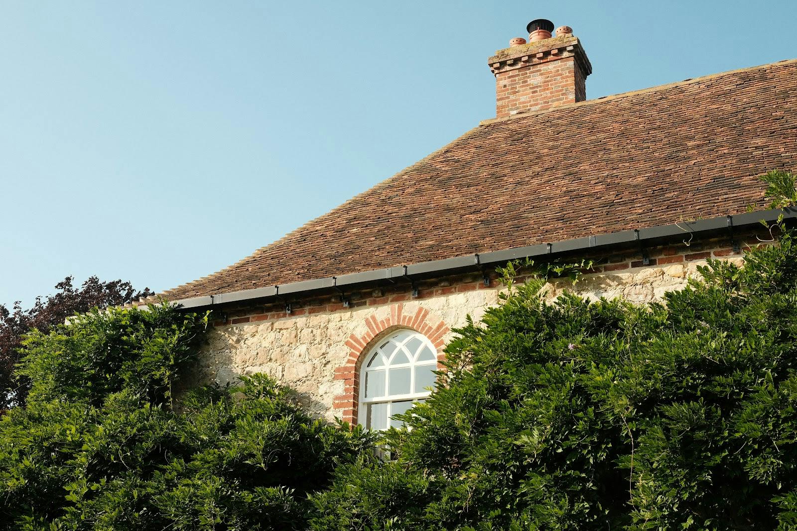 Battel Hall & The Oast - image 1