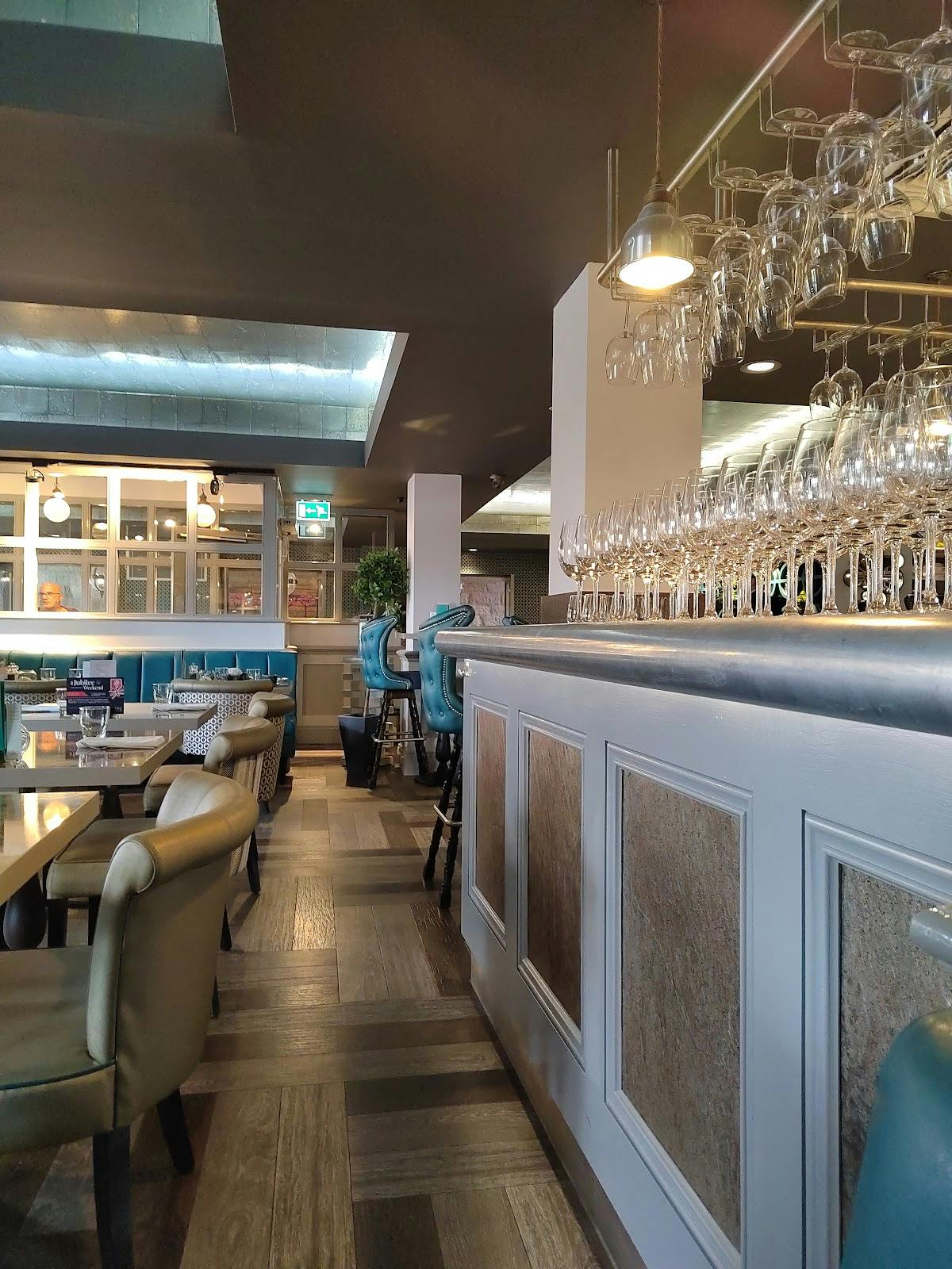 The West Park Hotel - >Andrew Green</a>