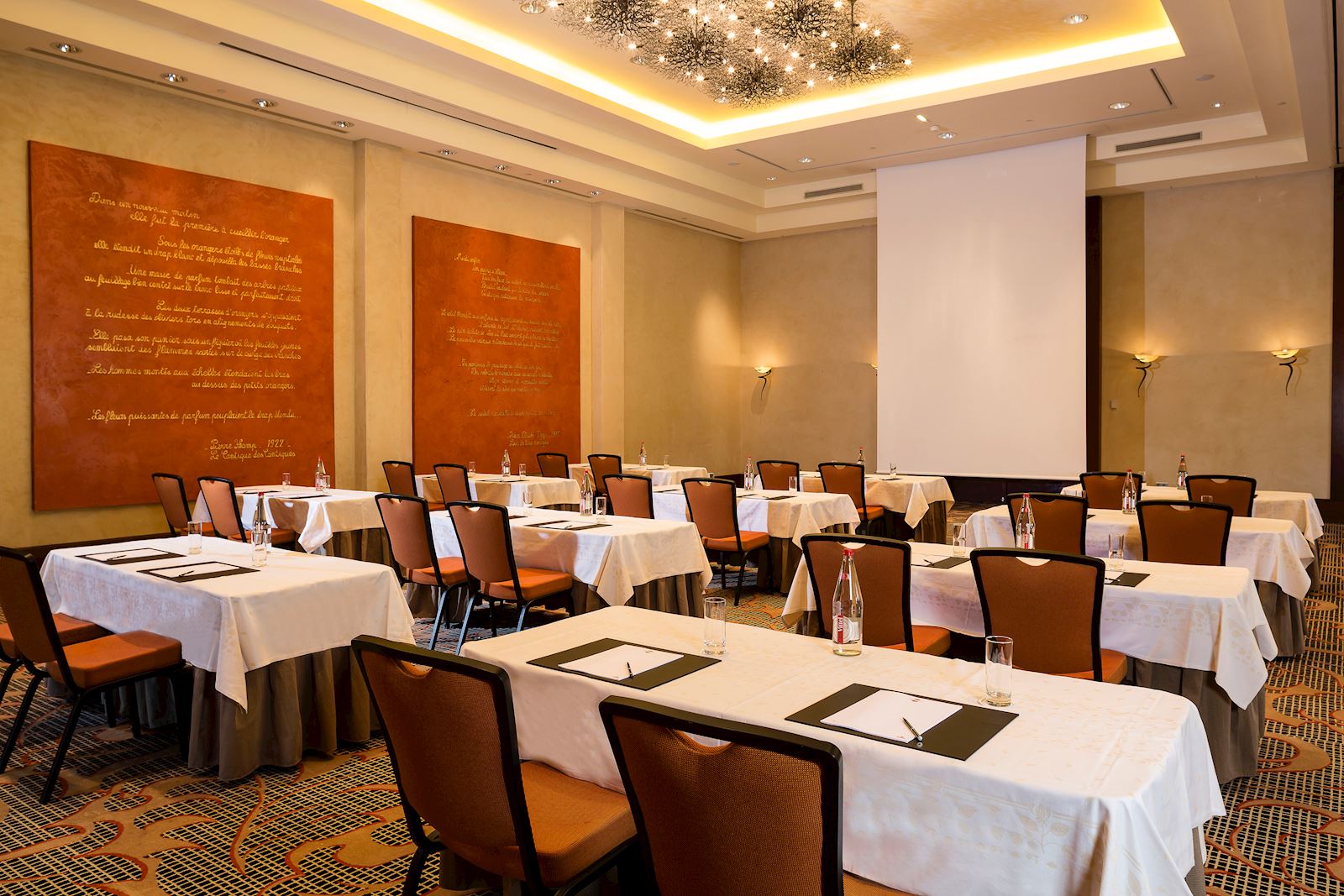 Fayence meeting space