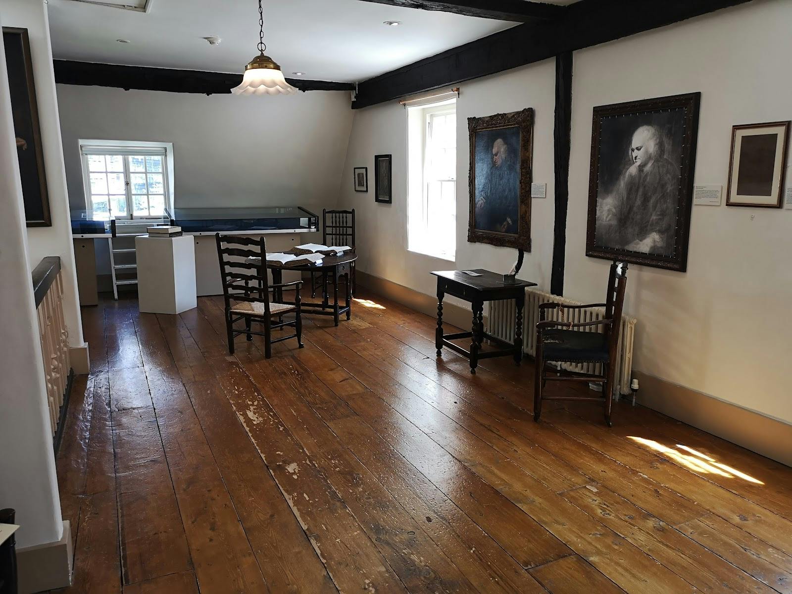 Dr Johnson's House - >Miles Macdonald</a>