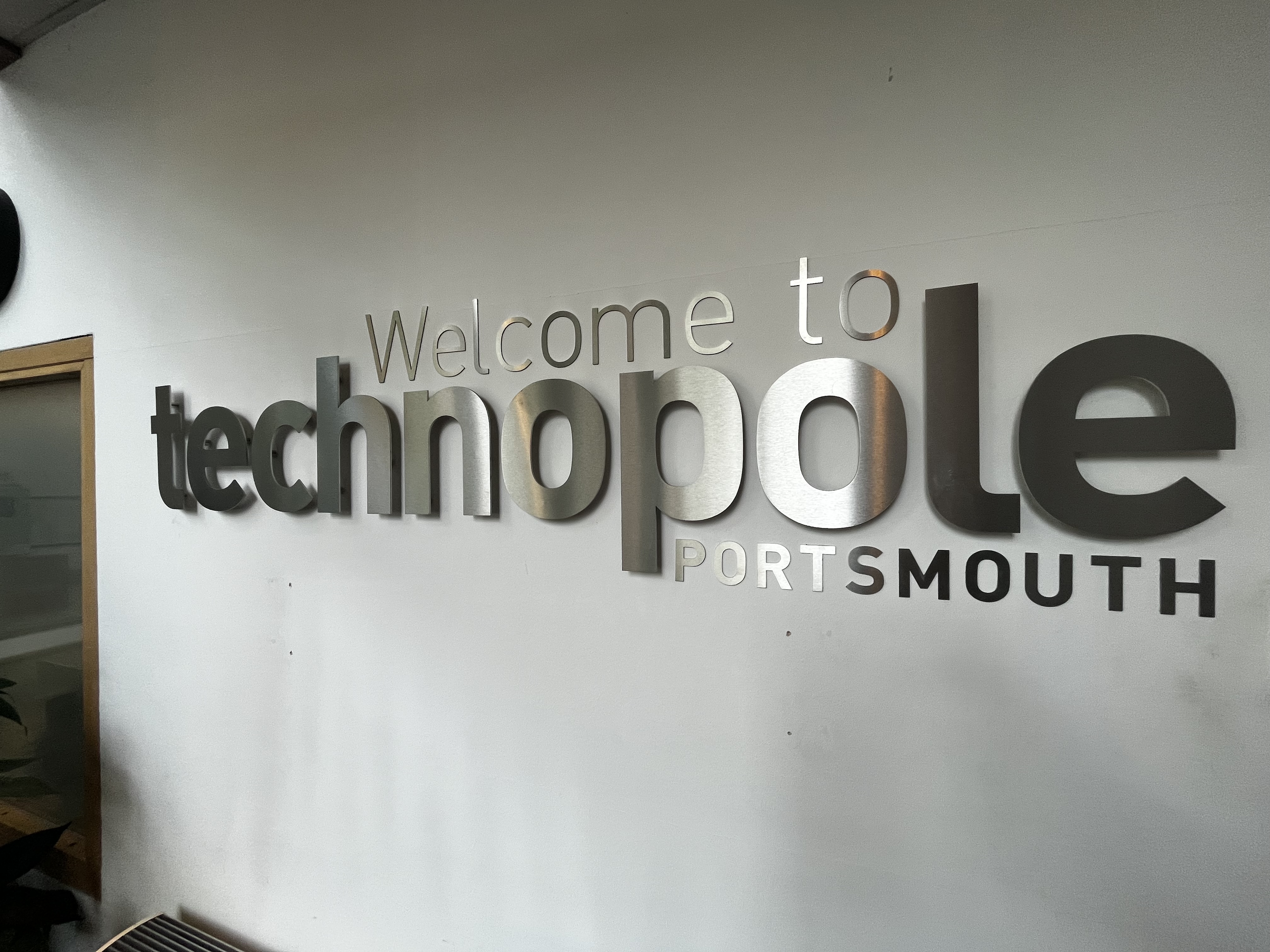 Serviced Offices - 1fzscnrbruj.jpeg