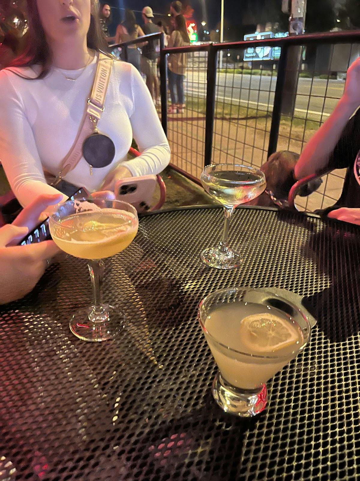 Gibson Street Bar - >Emma Tracy</a>