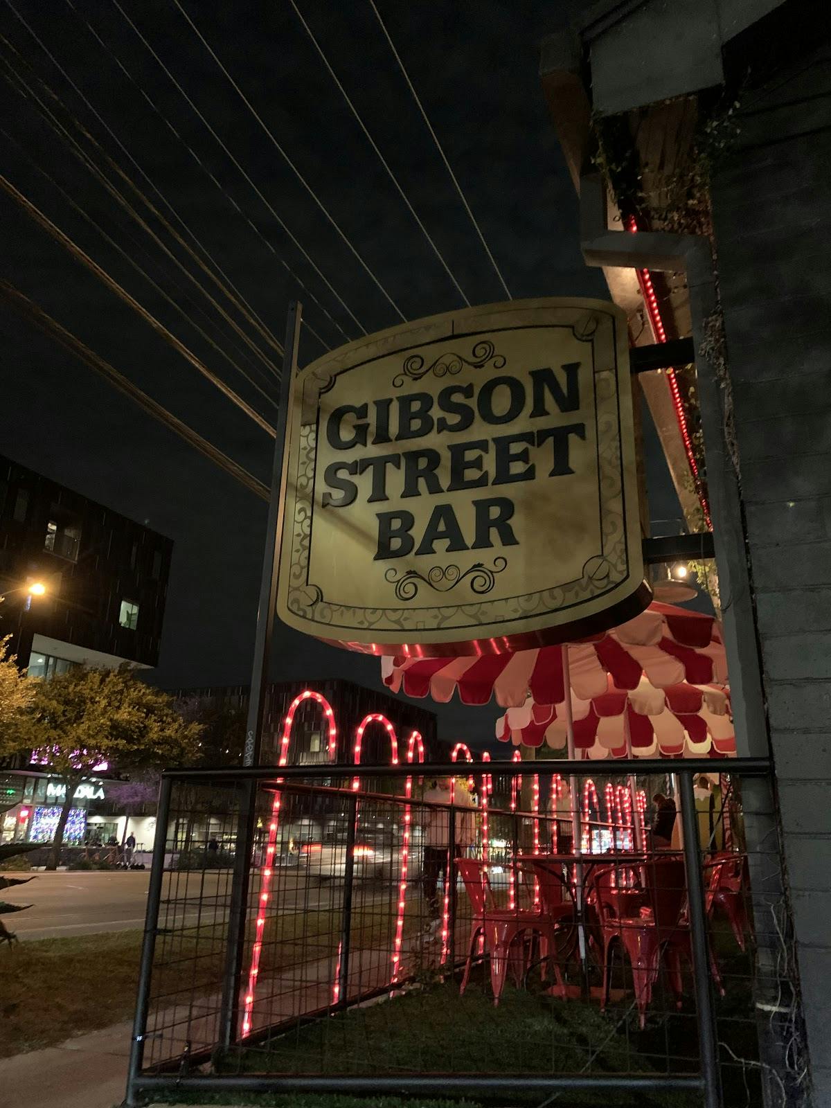 Gibson Street Bar - >Derek Norman</a>