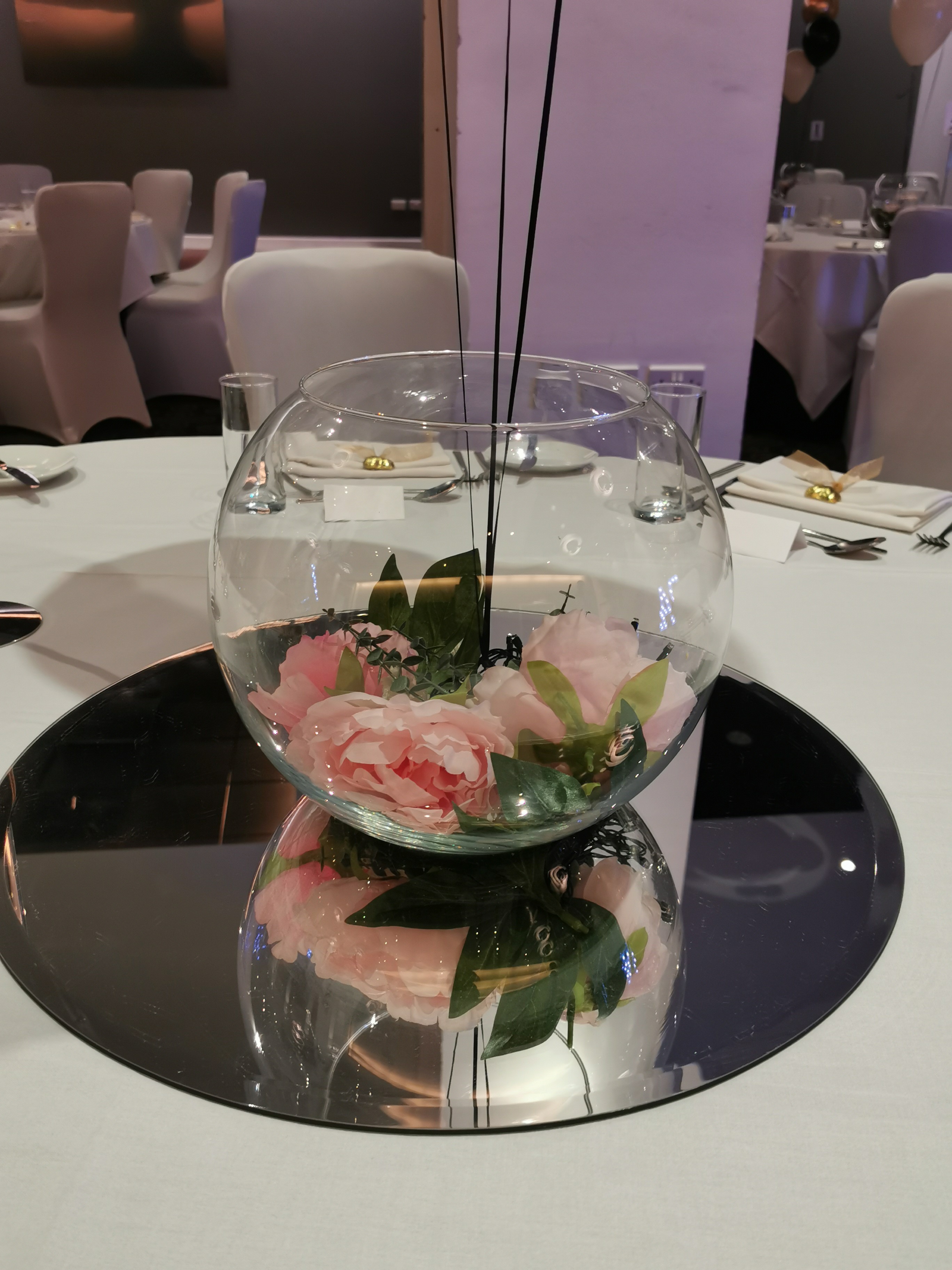 Azzurro 2 Suite at Radisson Blu, Cardiff: elegant pink floral centerpiece for weddings.
