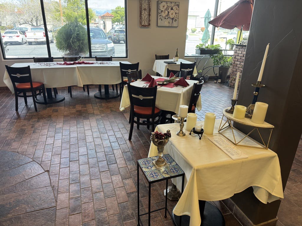 Moon Room at Bella Marie's Pizzeria: cozy, intimate setting for private dining and small events.