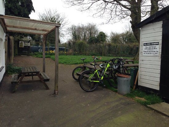 Beer garden - Picture of The Manor Arms, Walsall -