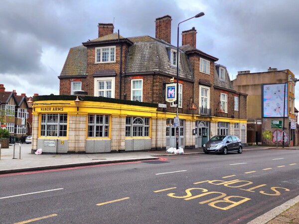 Manor Arms in London : Reviews & Booking |