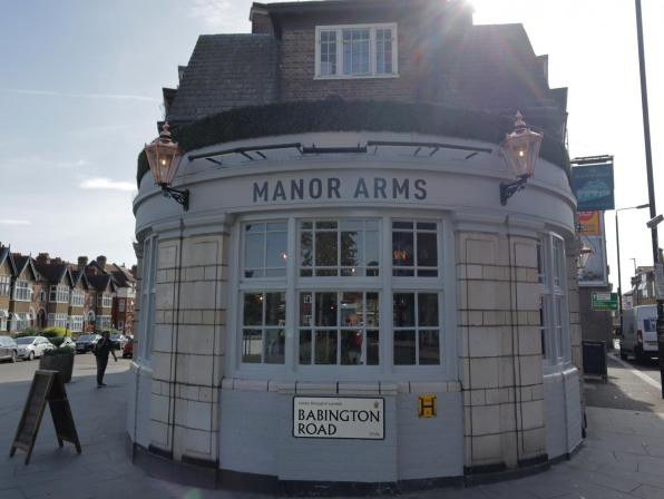 Manor Arms in London : Reviews & Booking |