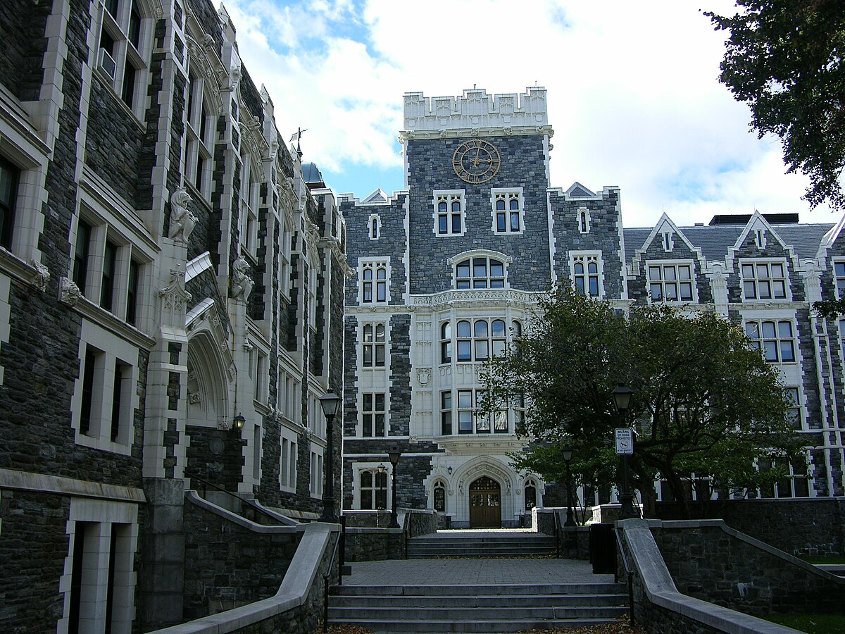 Collegiate Gothic venue for academic conferences and prestige galas at CUNY.