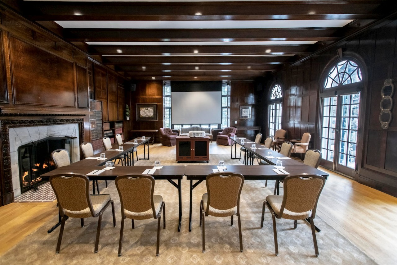 Meetings & Conferences - Connors Center - Boston College