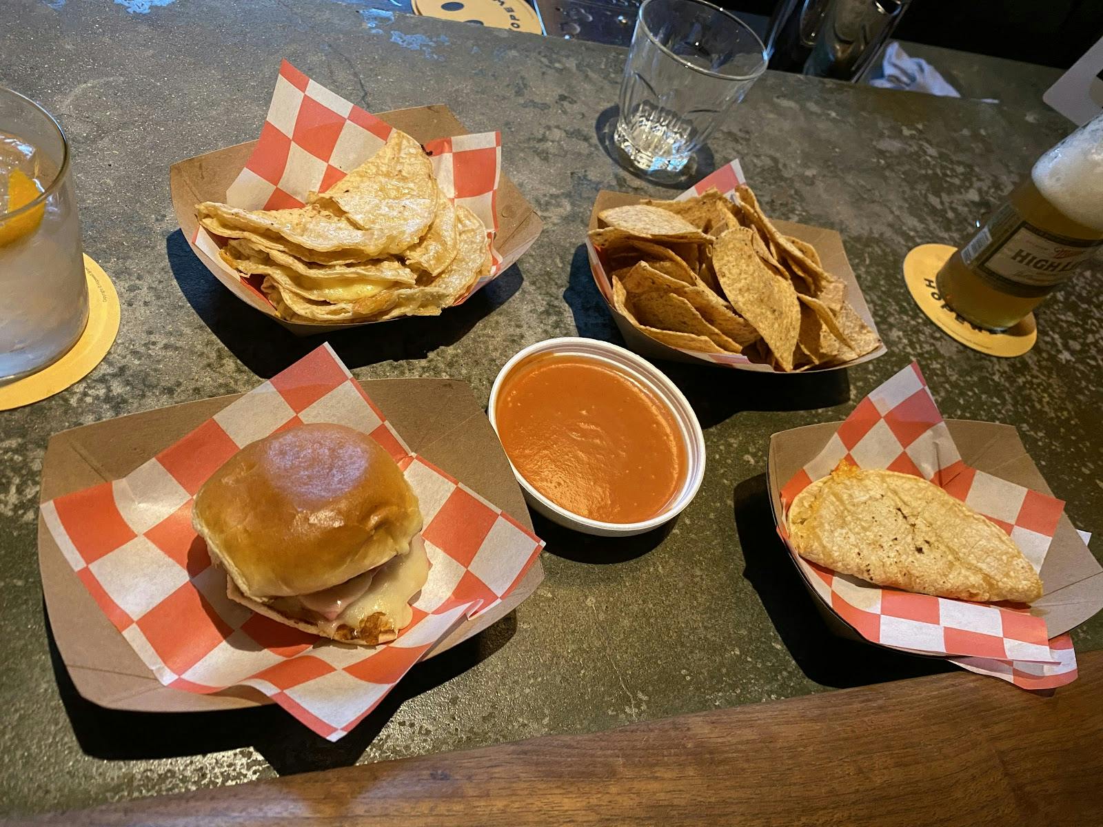 Long Room Chicago - >Chelsea Woodmansee</a>