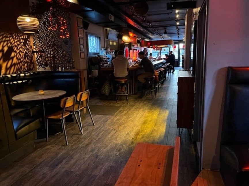 Long Room Chicago - A cozy long room bar