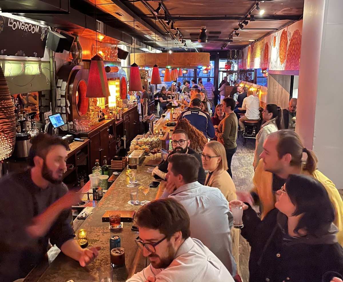 The Long Room - Review - Lakeview - Chicago - The Infatuation