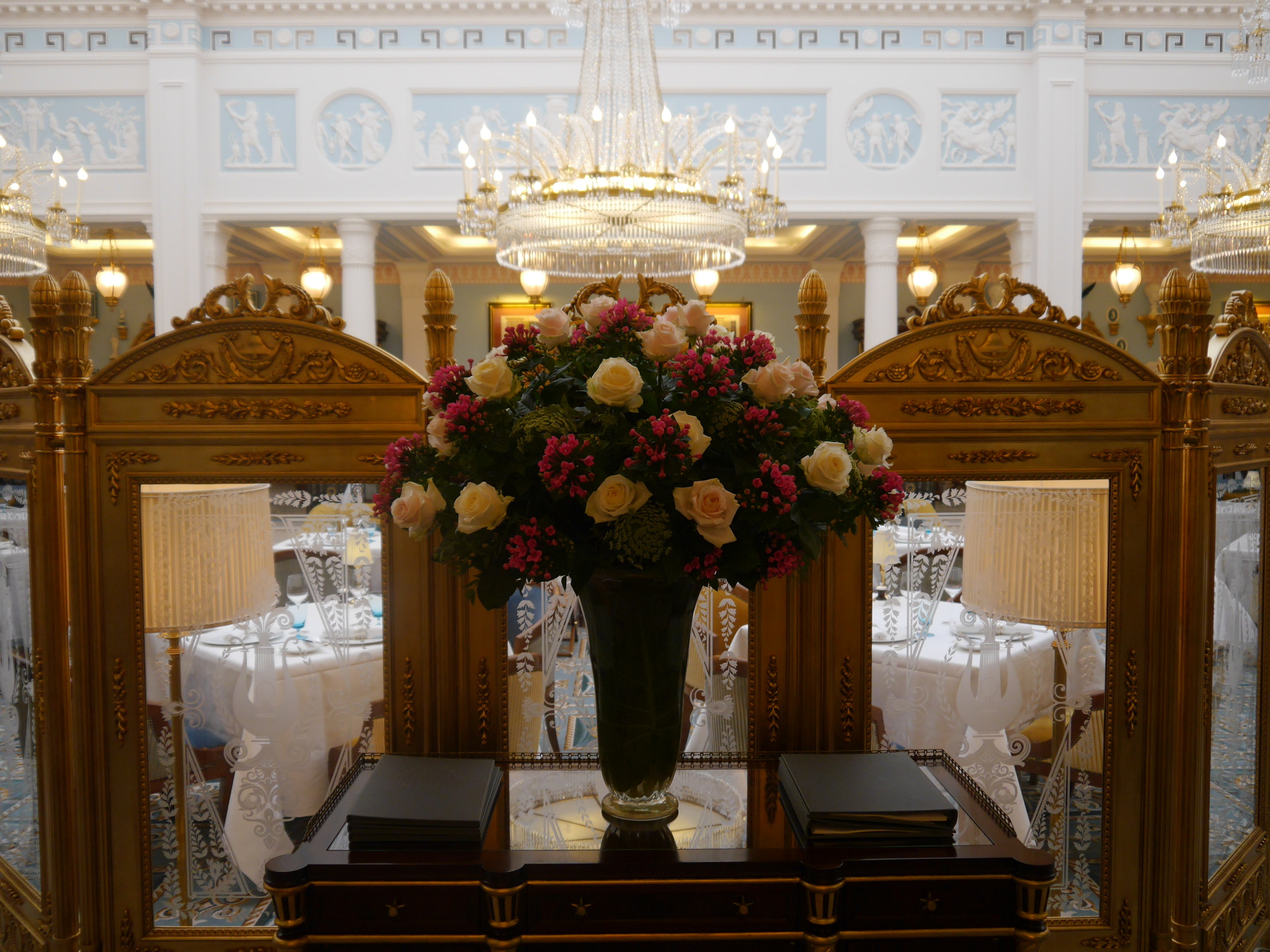 Elegant floral centerpiece at The Lanesborough London, ideal for events and gatherings.