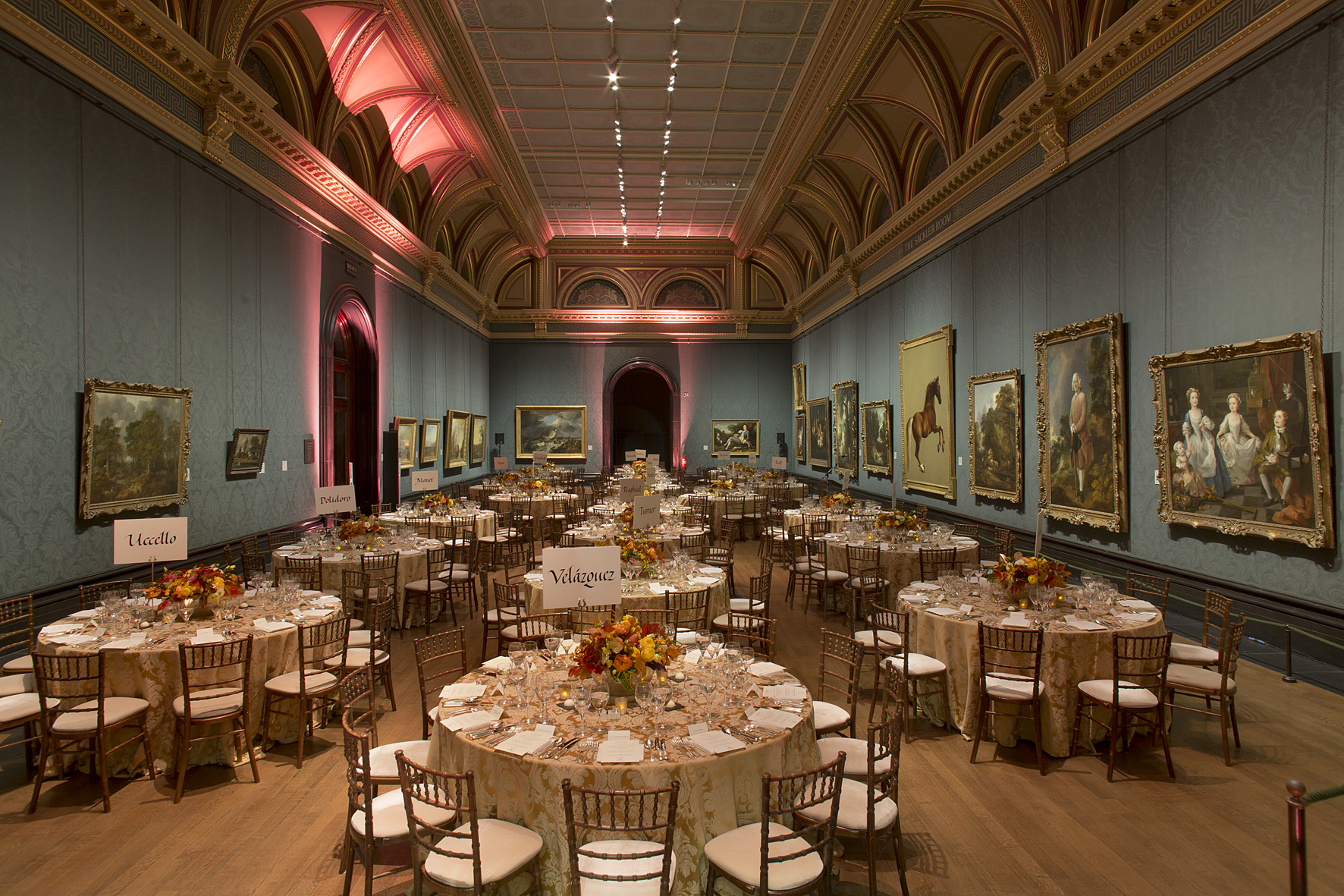 Elegant banquet hall in The National Gallery, ideal for weddings and corporate events.