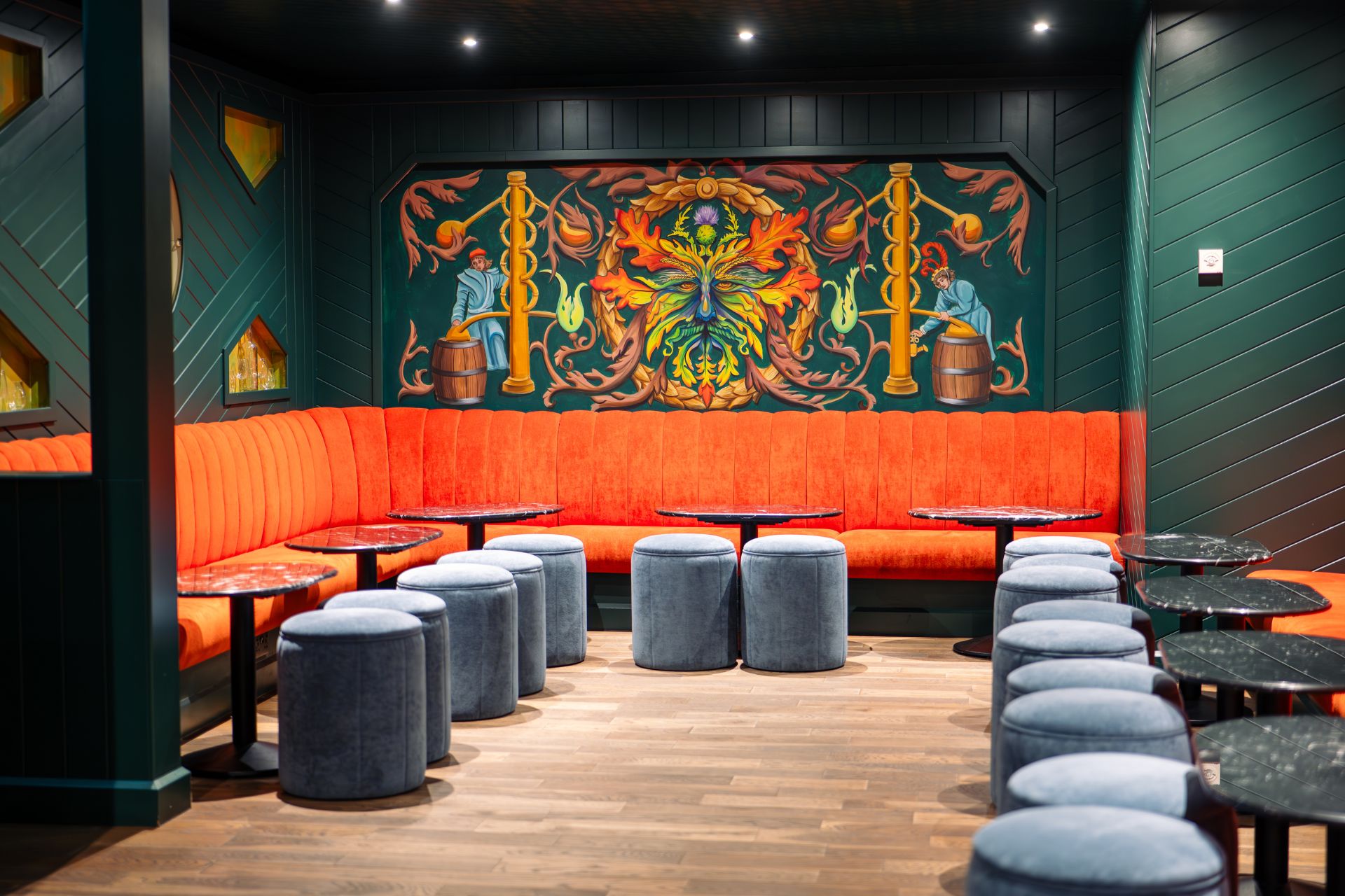 Whisky Lounge - sdjv1pgxdsr.jpg