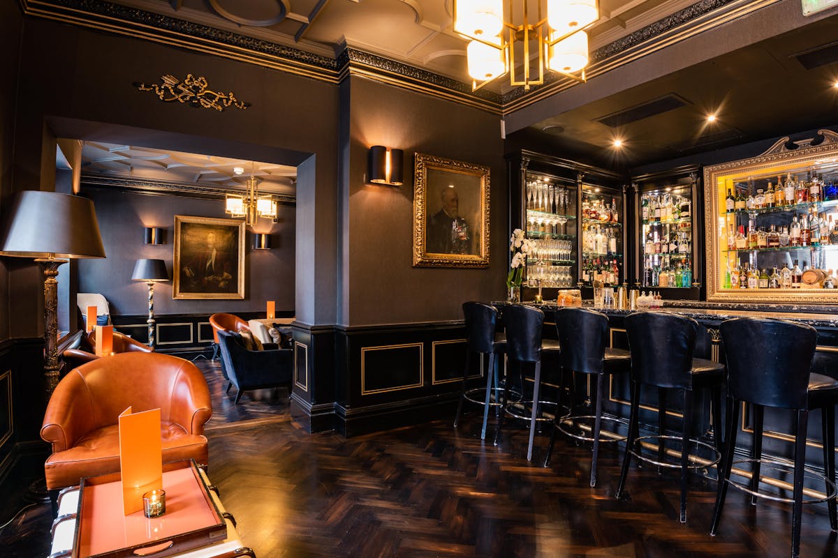 11 Cadogan Gardens - image 2