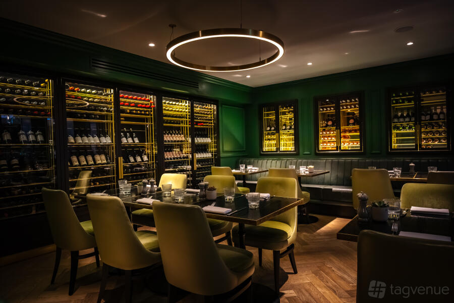 11 Cadogan Gardens - image 3