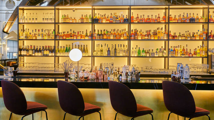 Meister Bar at German Gymnasium: vibrant spirits and sleek design for cocktail receptions.