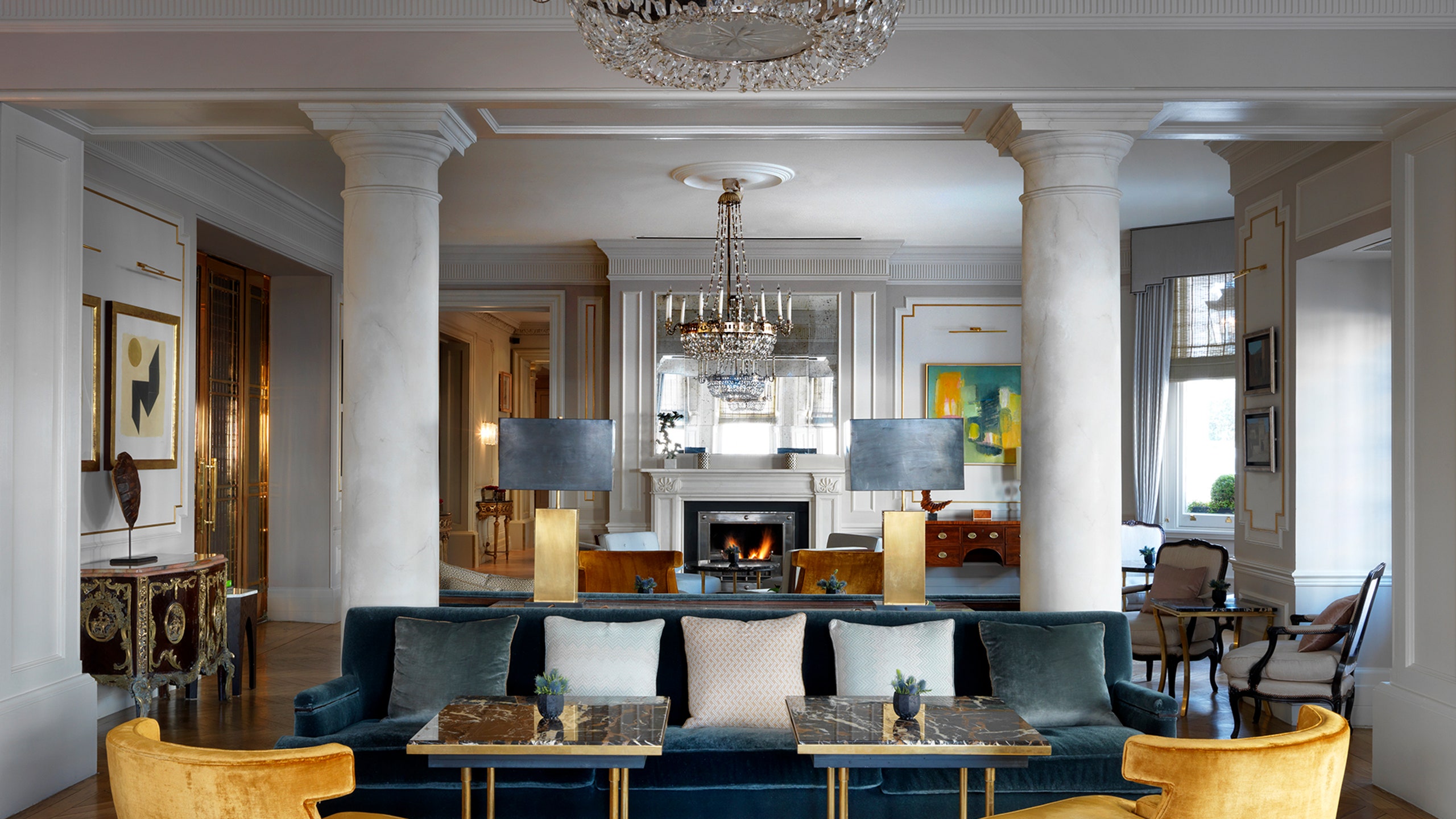 Elegant lounge in The Kensington, ideal for meetings and networking events.