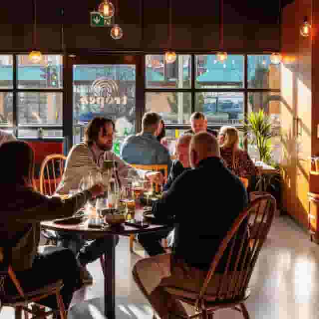 Restaurant-Style Room
