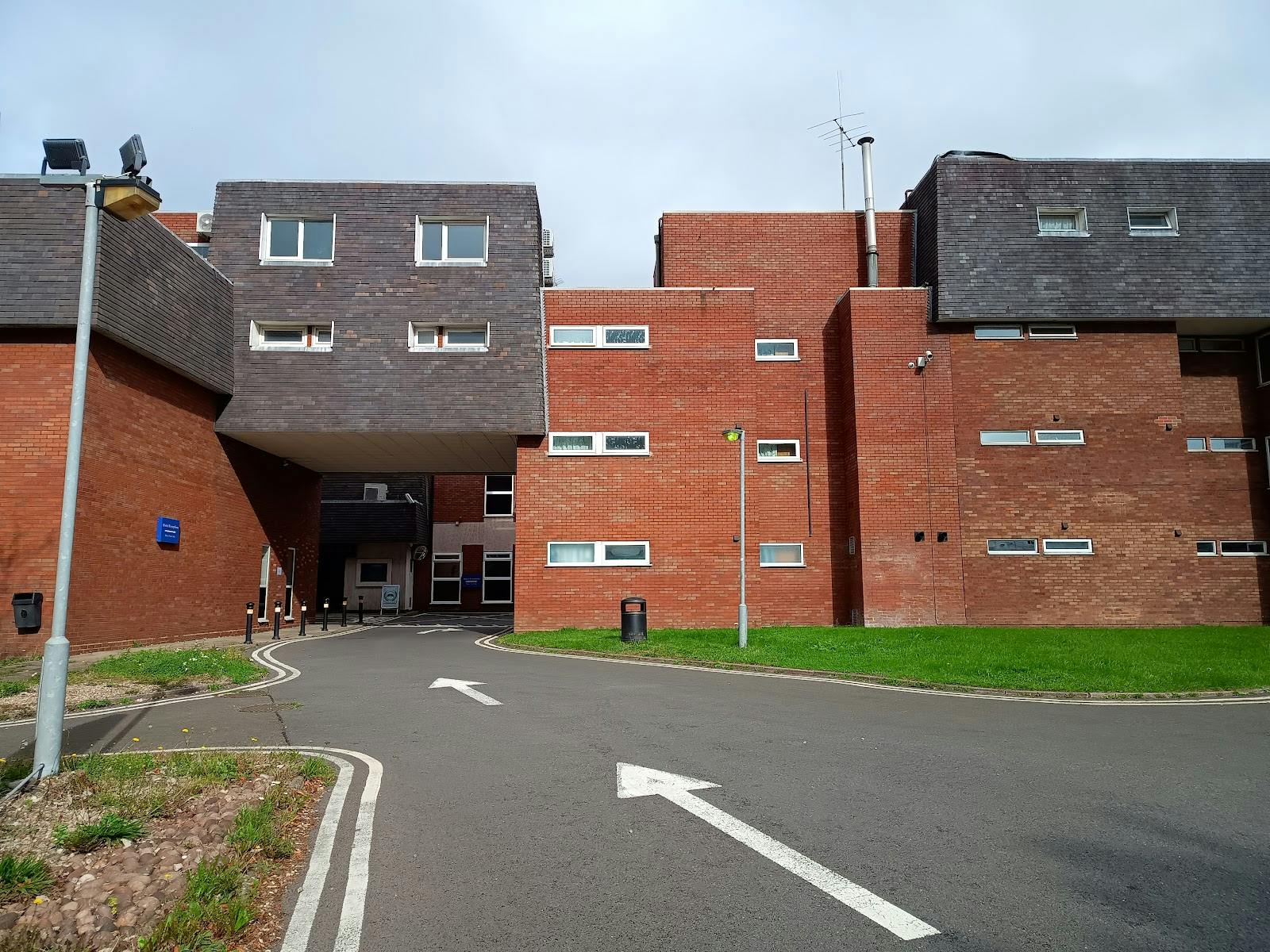 Apollo Hotel - >Daniel McGwinn</a>