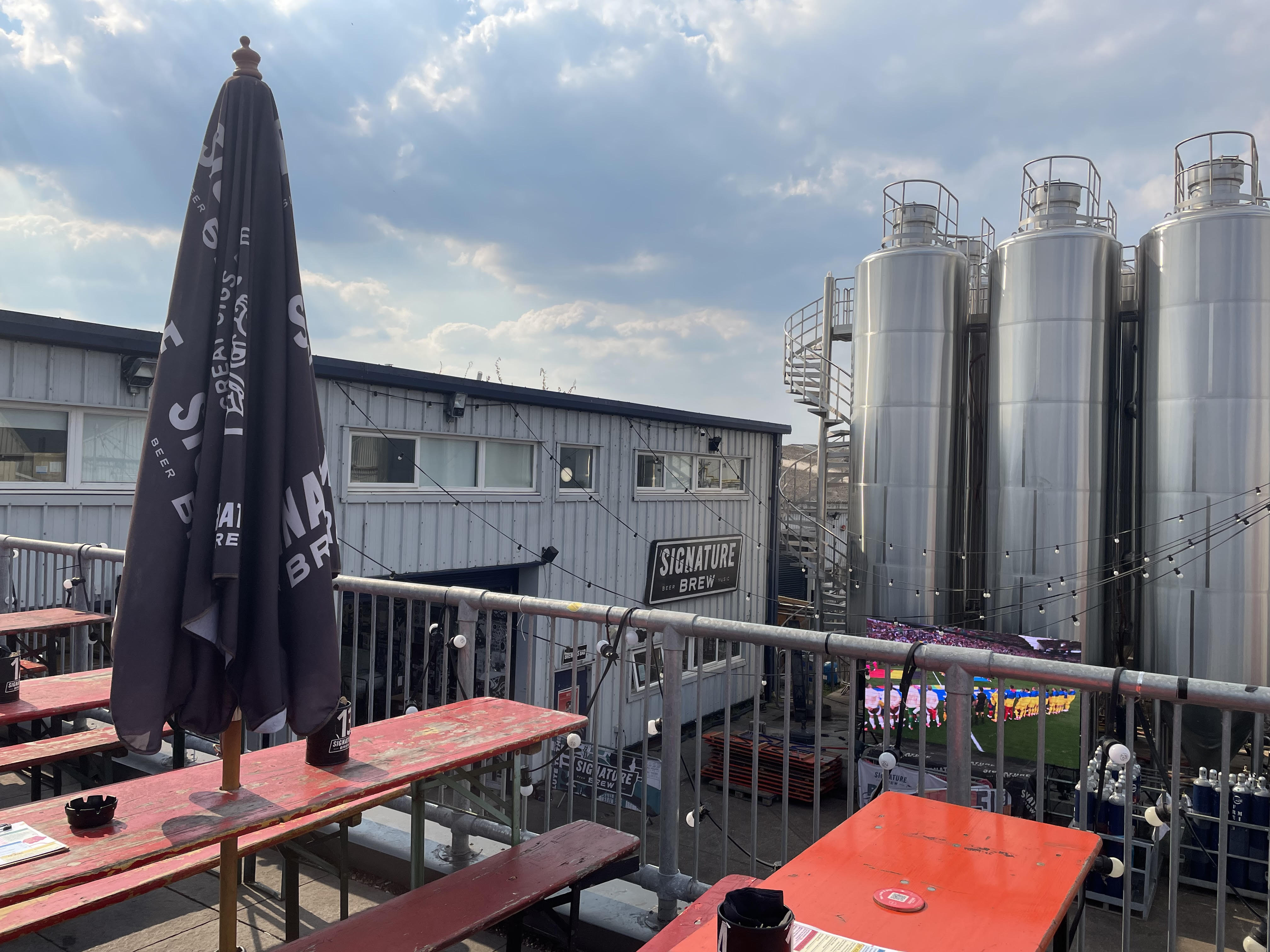 Roof Terrace - h4me3pum01l.jpg