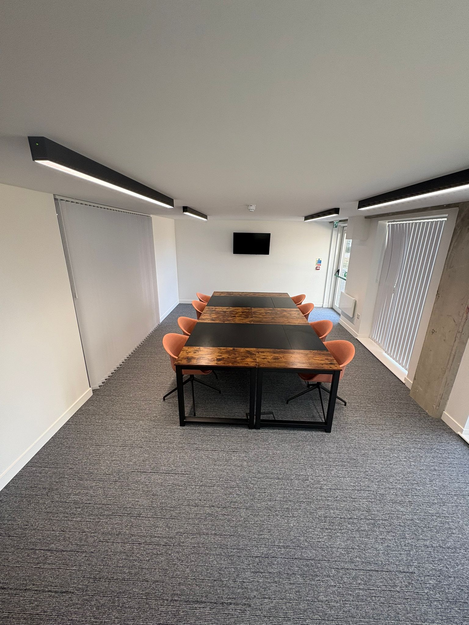 02. Board Room - x4p05gaq1ax.jpg