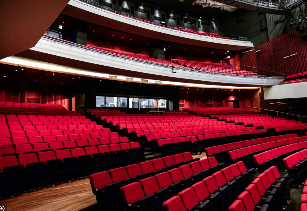 Hall new Luxor - 240487_1751296700175_qc89vh6v.png