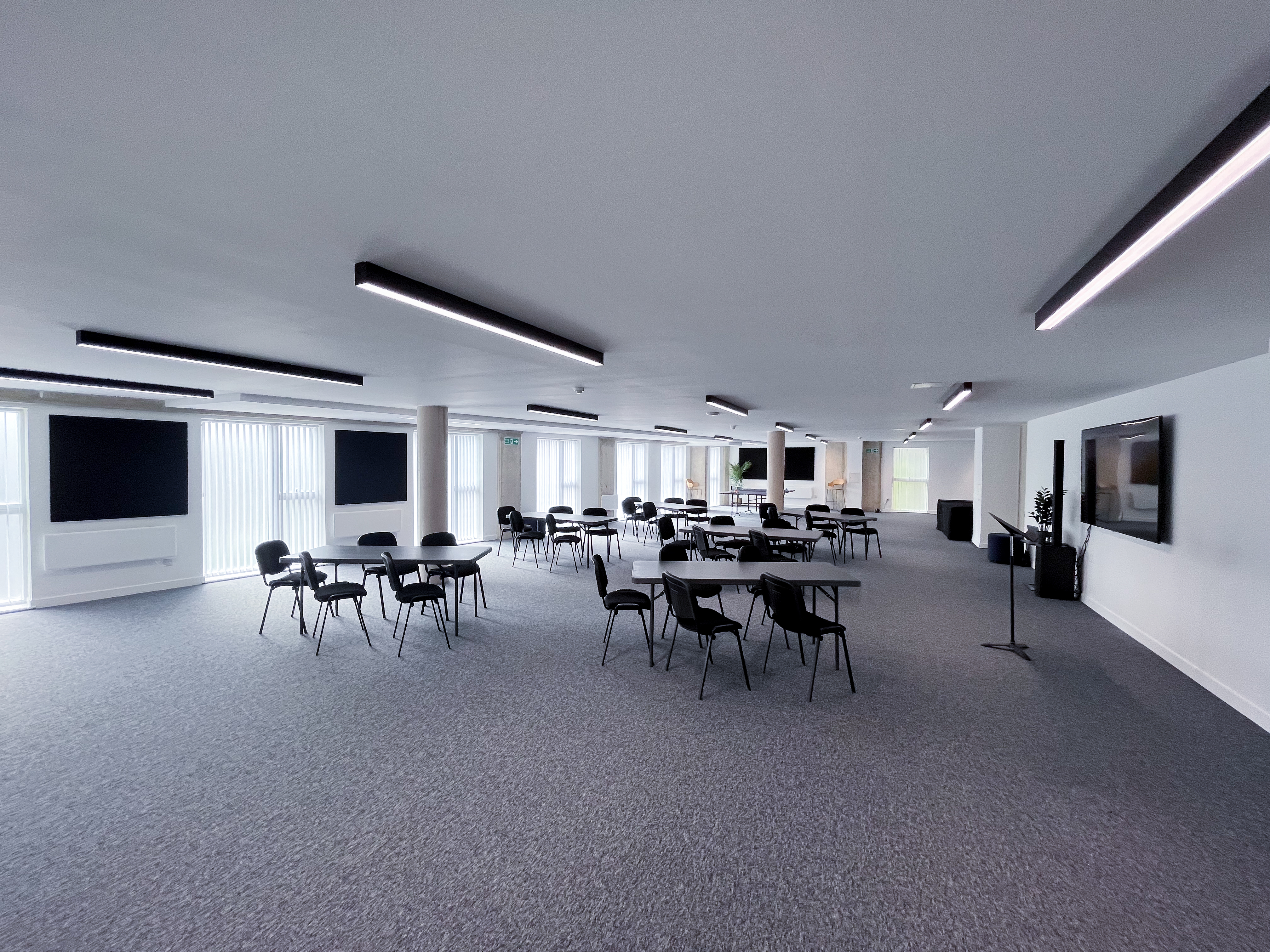 01. Conference Space - w1mrjowlzft.jpg
