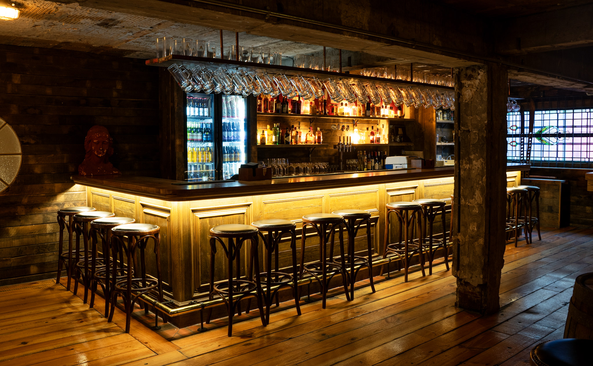 Ludwig's Tavern - zyeb02prjdw.jpg