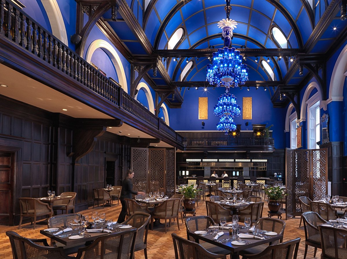 Elegant marble-topped bar in versatile Caravaggio event space for receptions and dinners.