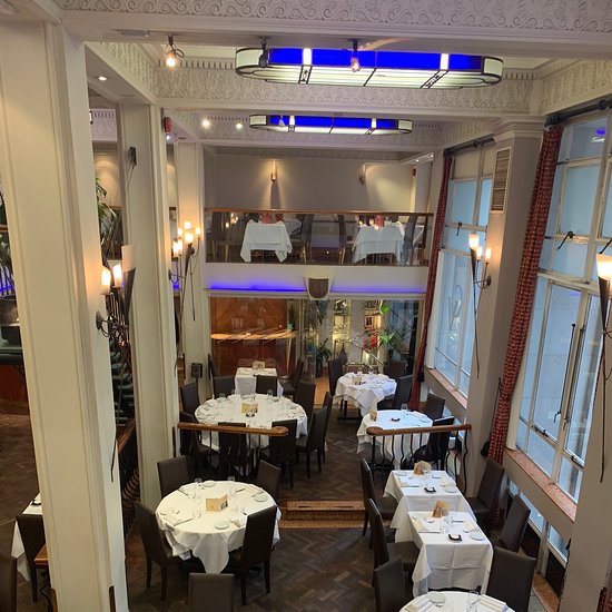 Elegant restaurant in Caravaggio, ideal for upscale dining events and gatherings.