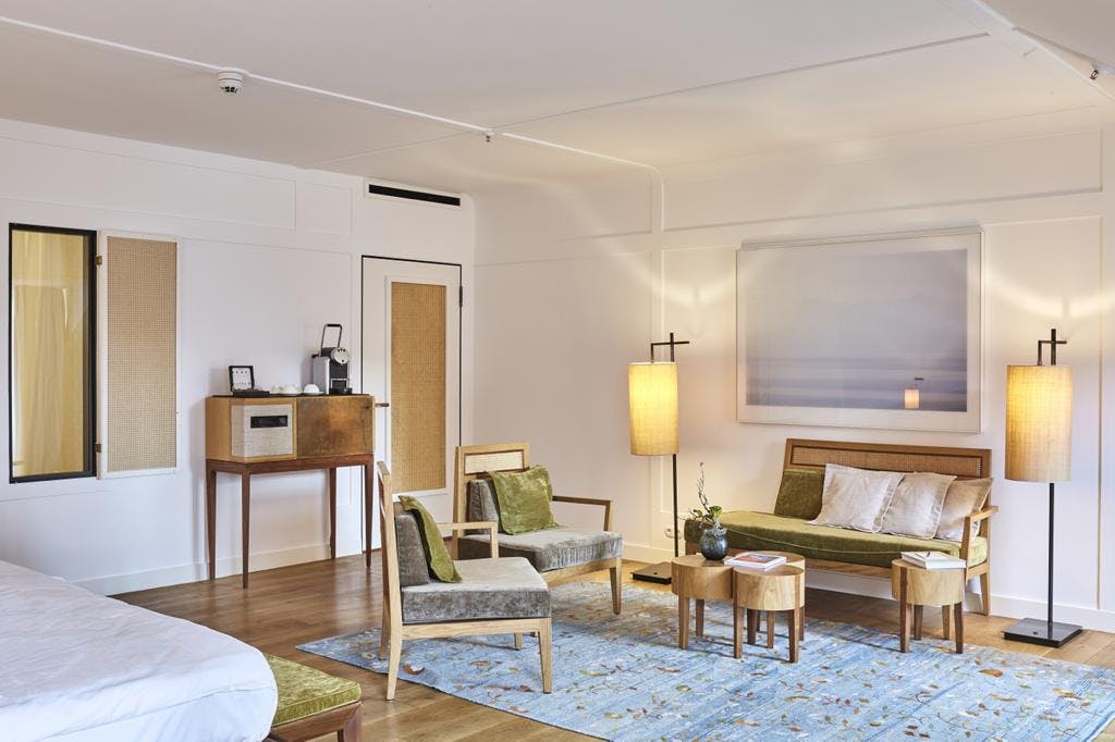 LOUIS Hotel - >LOUIS Hotel</a>