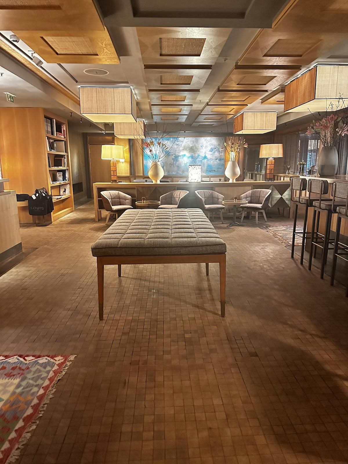 LOUIS Hotel - >Michael Ziegler</a>