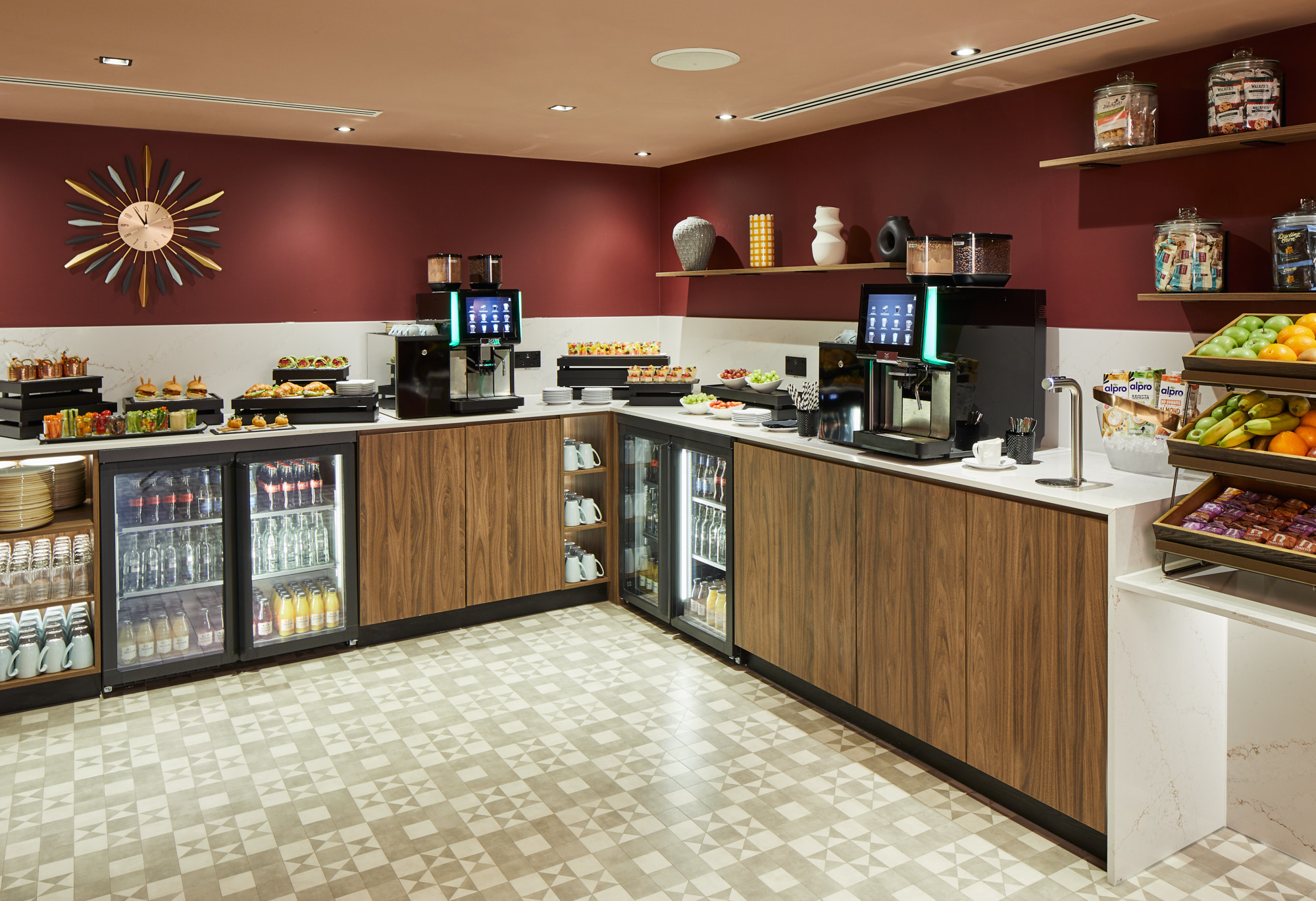 Refreshement area at Leonardo Royal Hotel London St.Pauls, ideal for meetings and events.