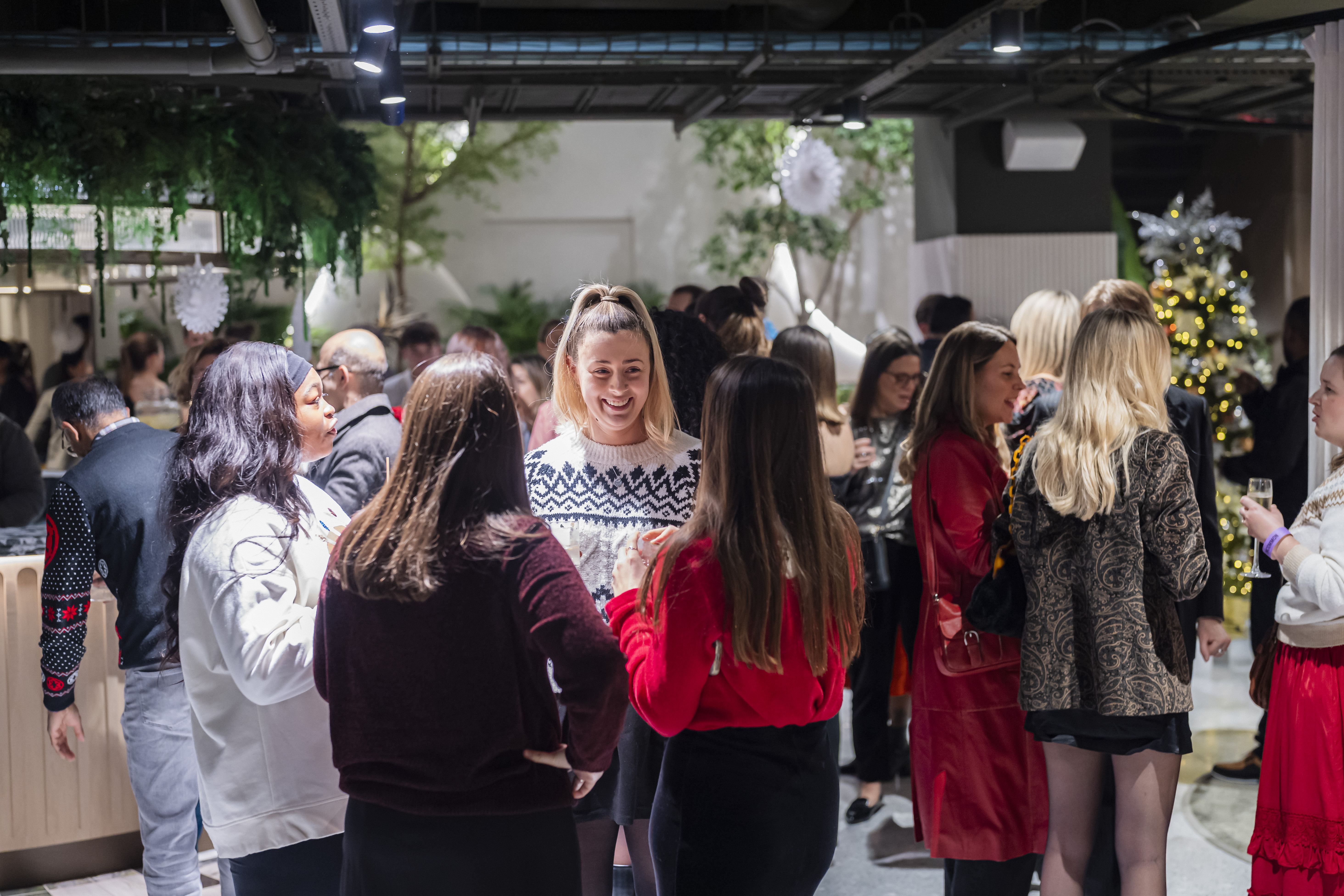 Vibrant networking event in Central London Lounge, ideal for collaboration and celebrations.