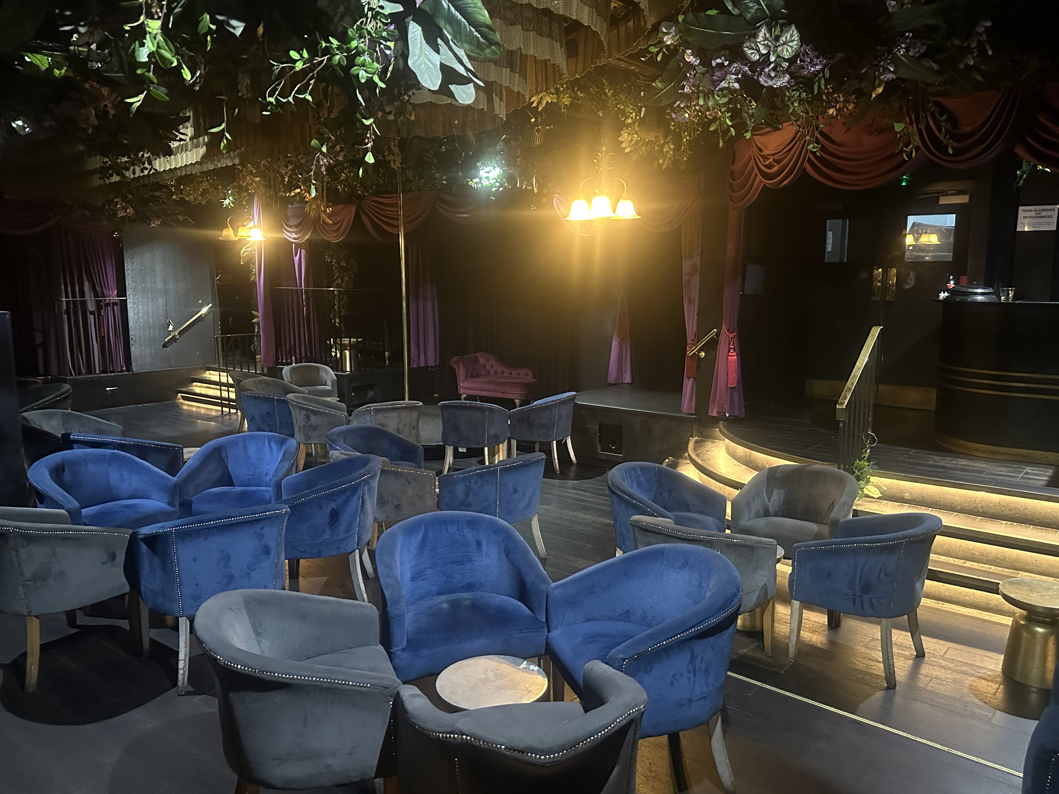 Whole Venue - 2gllsnudgno.jpg