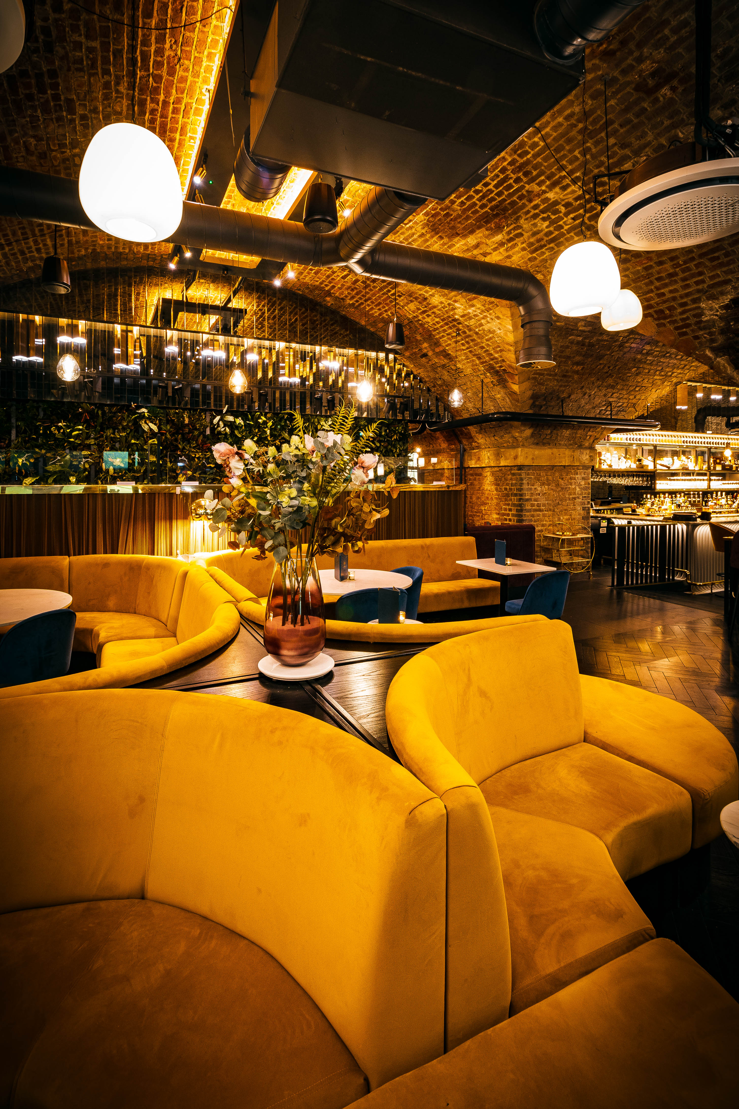 Lounge Arch - gyhcbtbtxsf.jpg