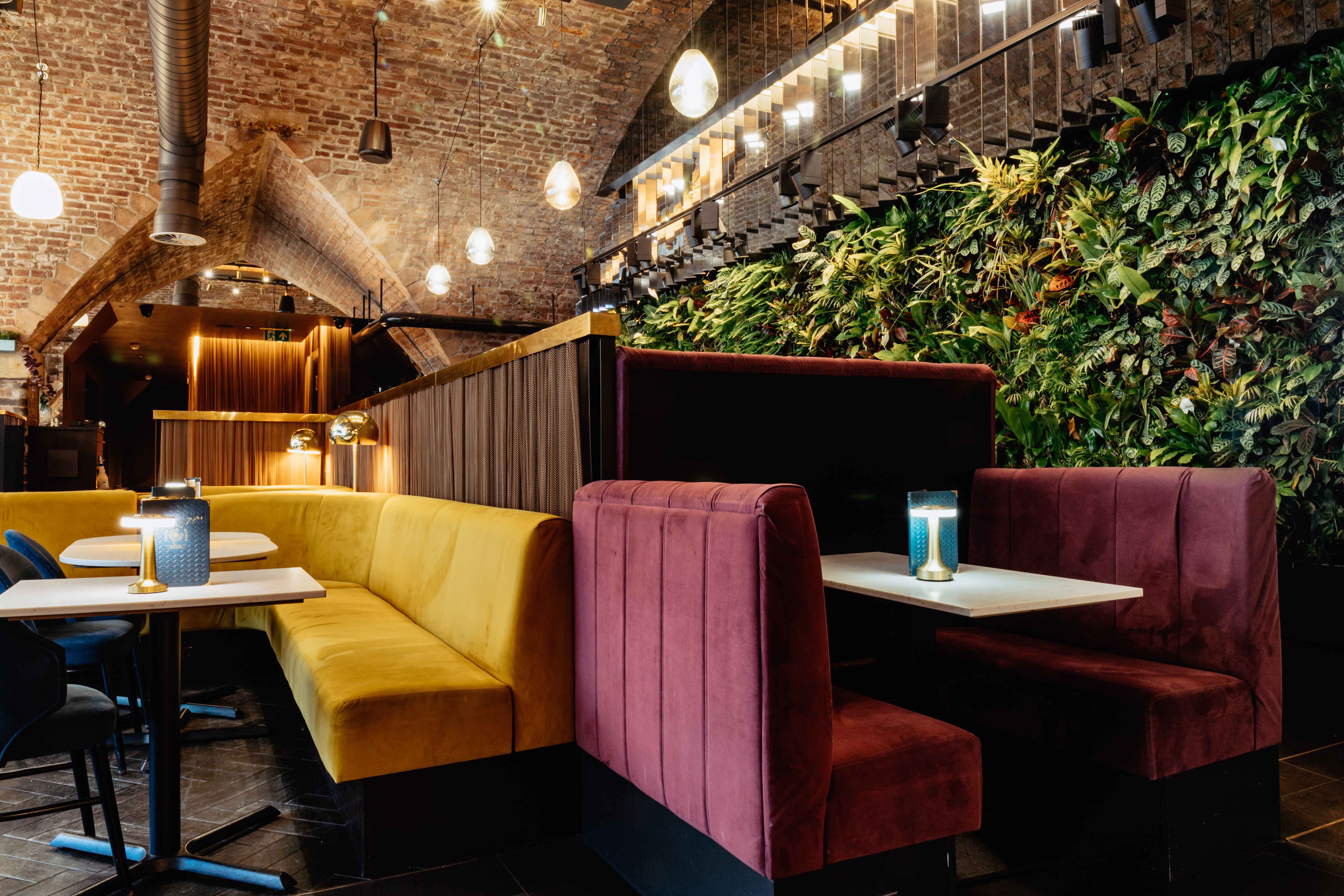 Lounge Arch - m3y1gi1qsr5.jpg