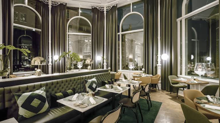 Elegant banquet hall at Hilton Brussels, ideal for upscale corporate events and gatherings.