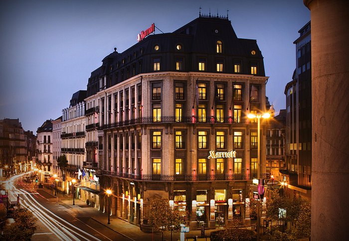 Brussels Marriott Grand Place suites, elegant venue for corporate events and celebrations.