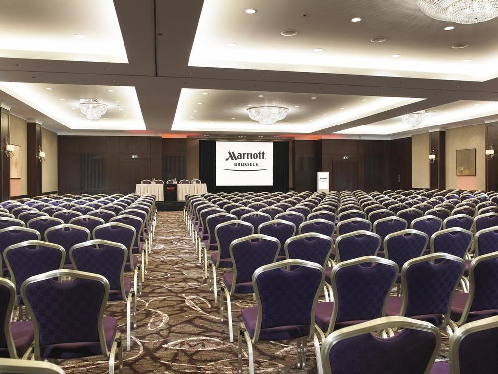 Senne Ballroom at Brussels Marriott, elegant conference room for corporate events.