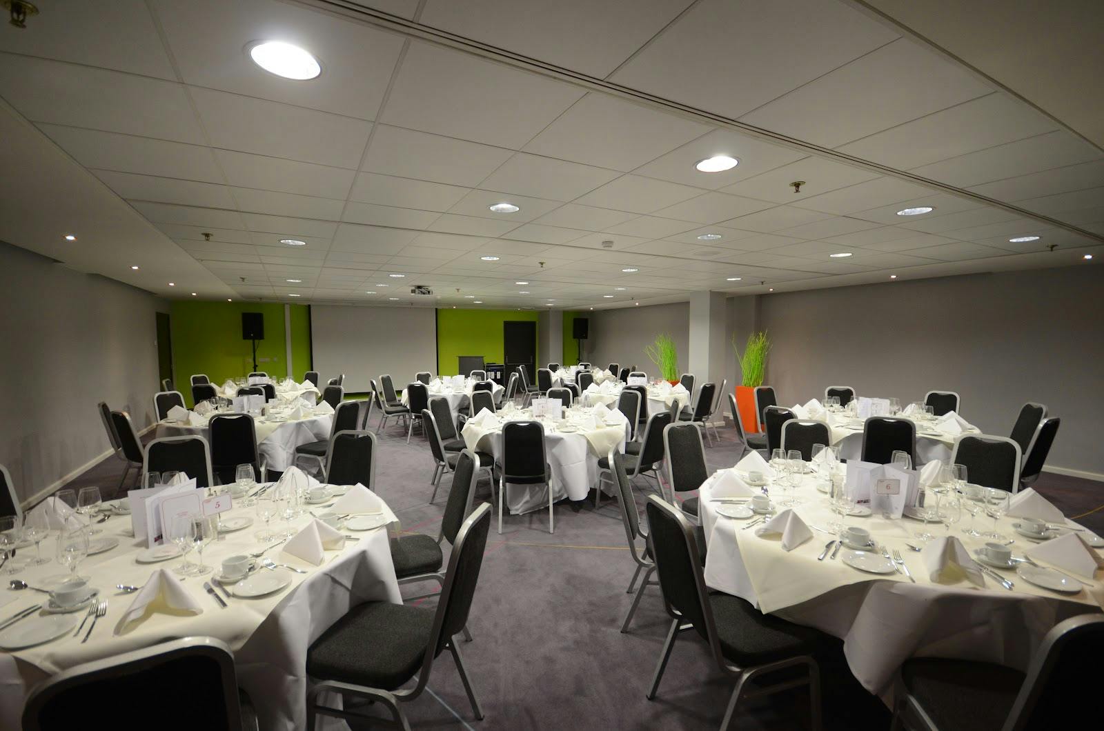 Elegant banquet room in Thon Hotel Brussels City Centre for meetings and events.