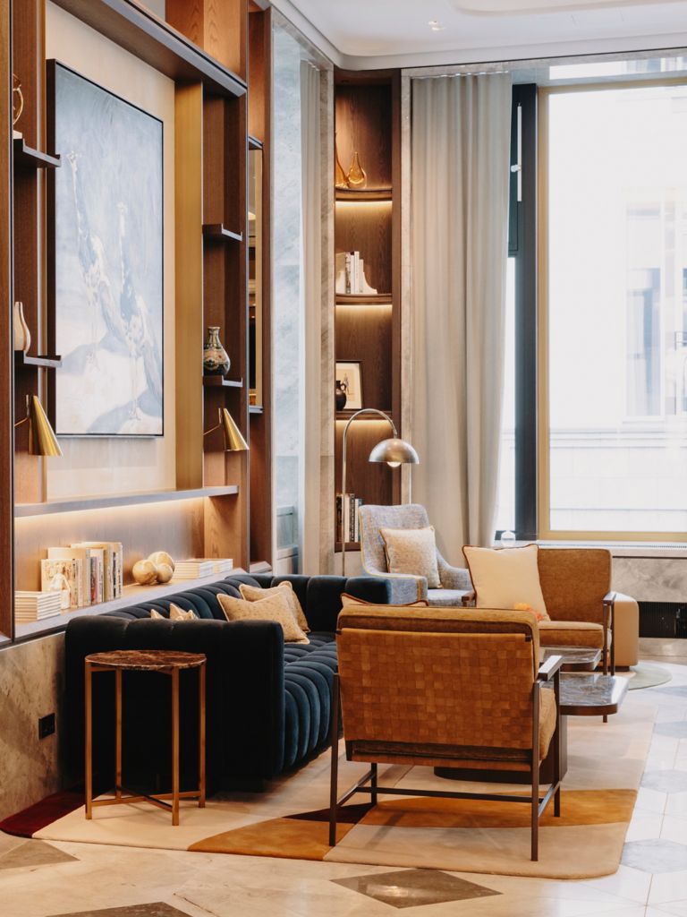 Elegant lounge area at Rosewood Munich, ideal for networking events and meetings.