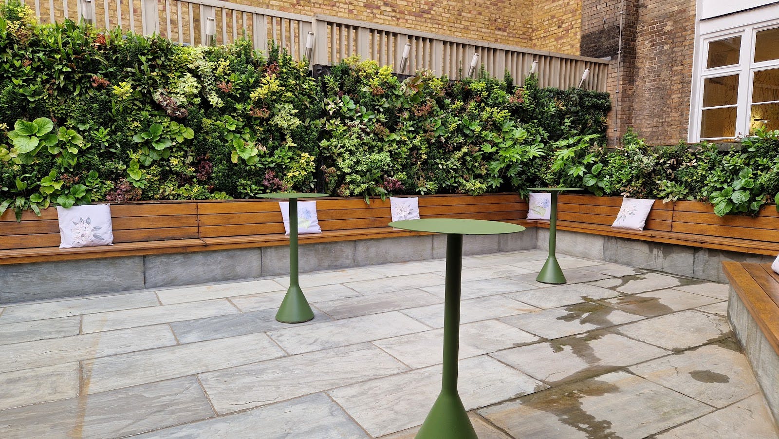 No.11 Cavendish Square - >Acmtix</a>