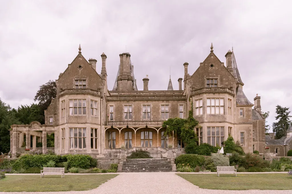 Steeped in Elegance: Exploring the Orchardleigh Estate in Frome