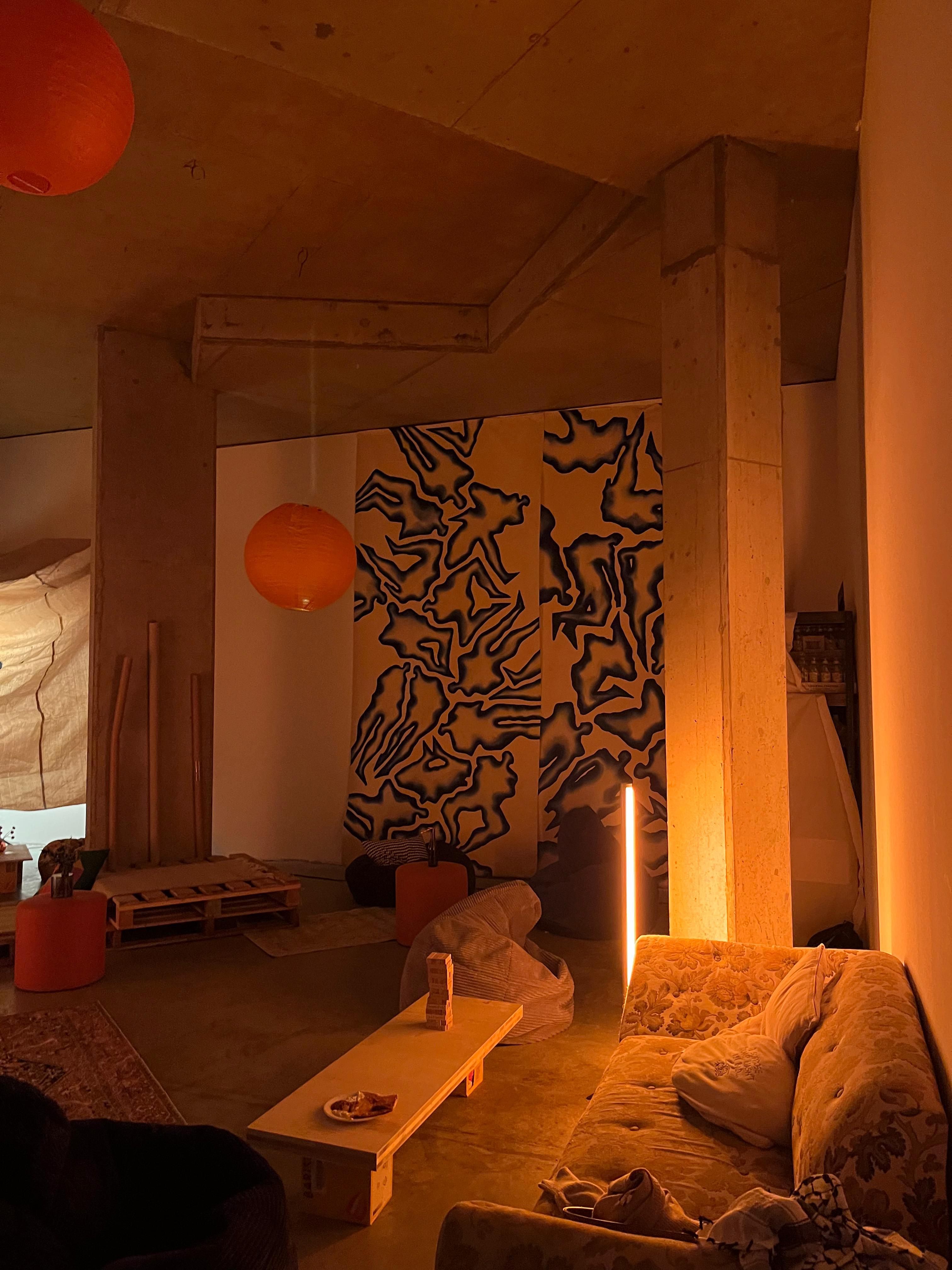And Everything in Between by 411 Bars - Venue Hire - ifo50zjrqgm.jpg